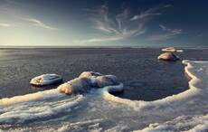 Море замерзает
