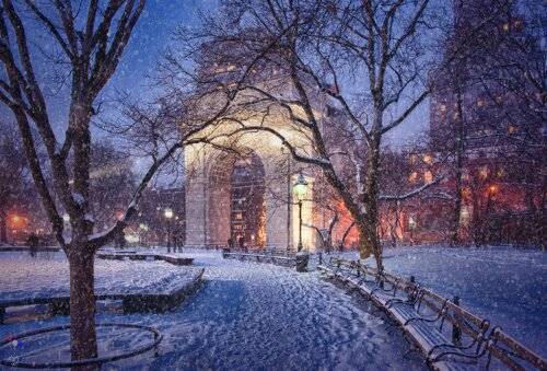 Триумфальная арка в снегу
