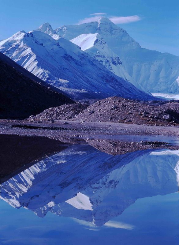Reflection of Mt.Everest from Noth base camp? 5120 m 