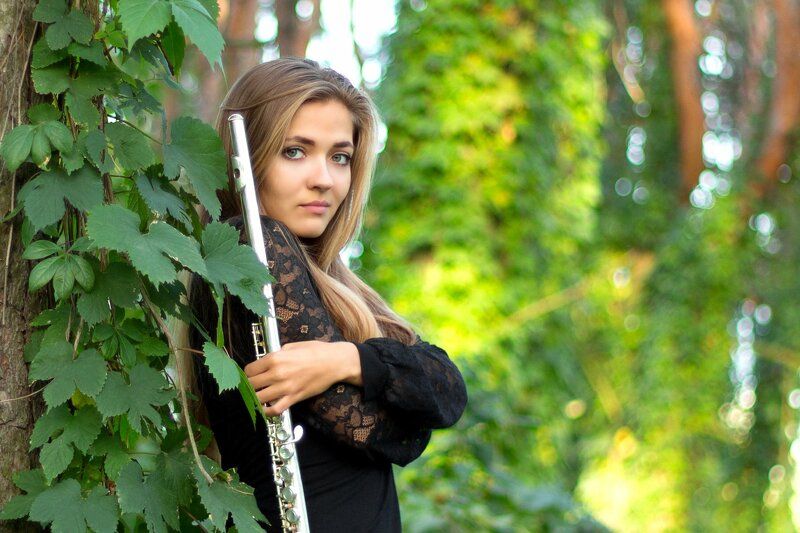 Девушка с флейтой