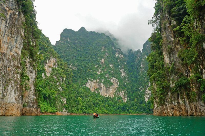 Озеро Чео Лан Као Сок Таиланд