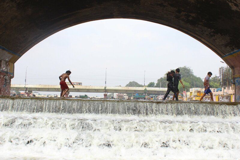 Madurai vaigai river bridge