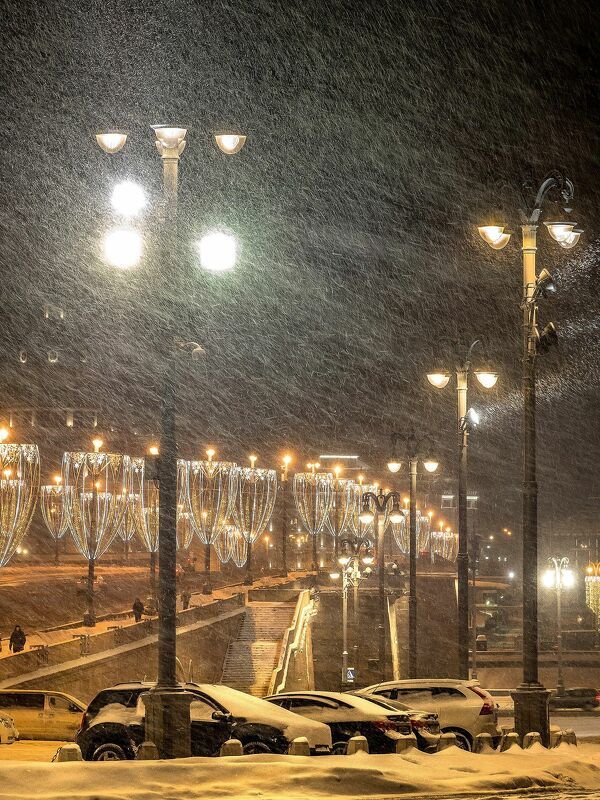 Снегопад. Малый Каменный мост. Москва.