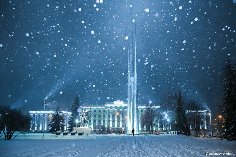 Площадь Победы в снегопаде. г. Тула