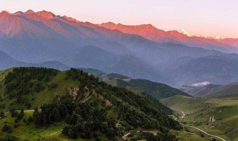 Рассвет в Кавказских горах