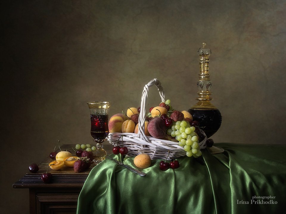Натюрморт с фруктами и вином Ирина Приходько