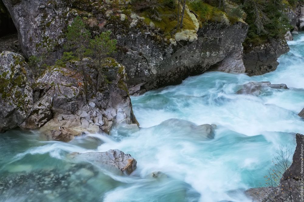 Бирюзовая вода Гоначхира