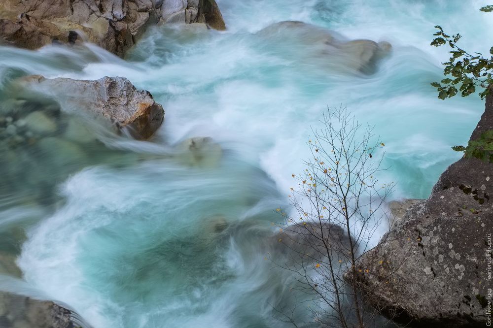 Бирюзовая вода Гоначхира