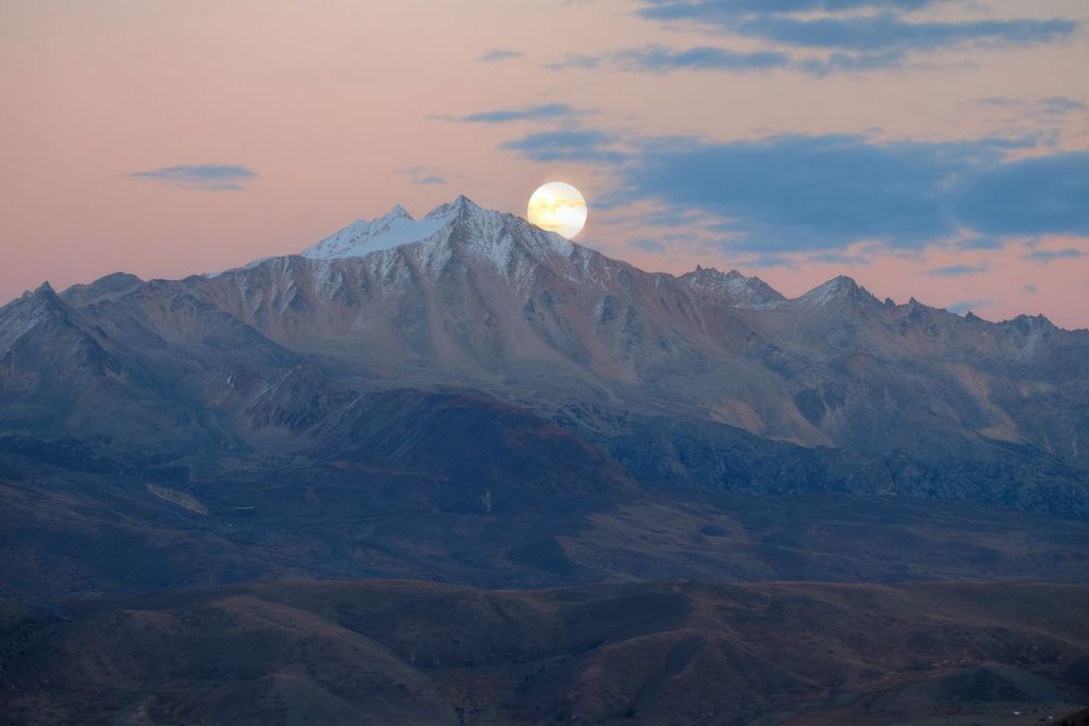 Китай, Тагонг Tagong (塔公), так же известный как Lhagang 
(ལྷ་སྒང་)