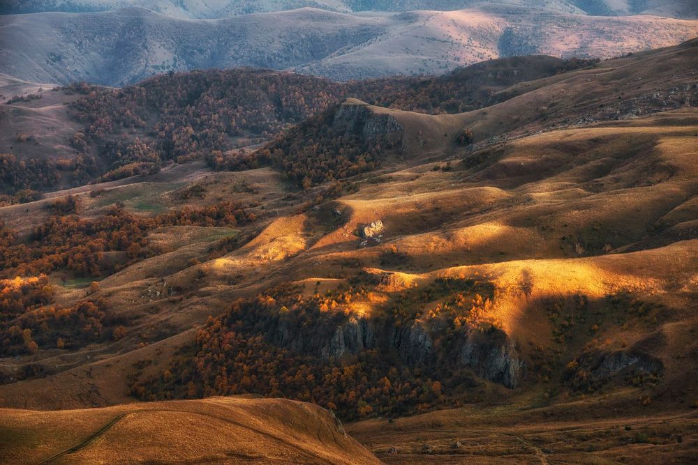 Осенние ландшафты. Виды с плато Бермамыт.