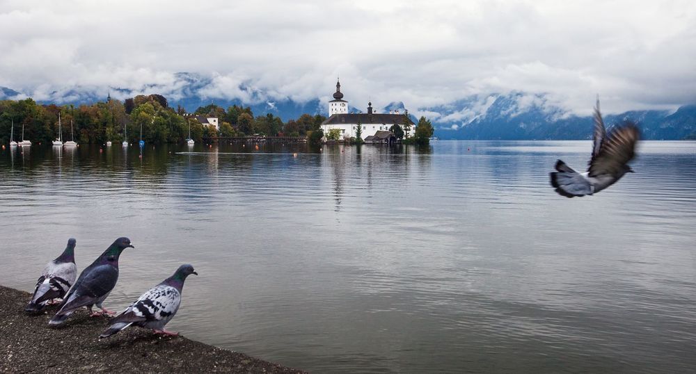 Старинный городок Гмунден (Gmunden), расположен на северном берегу величественного озера Траунзее
