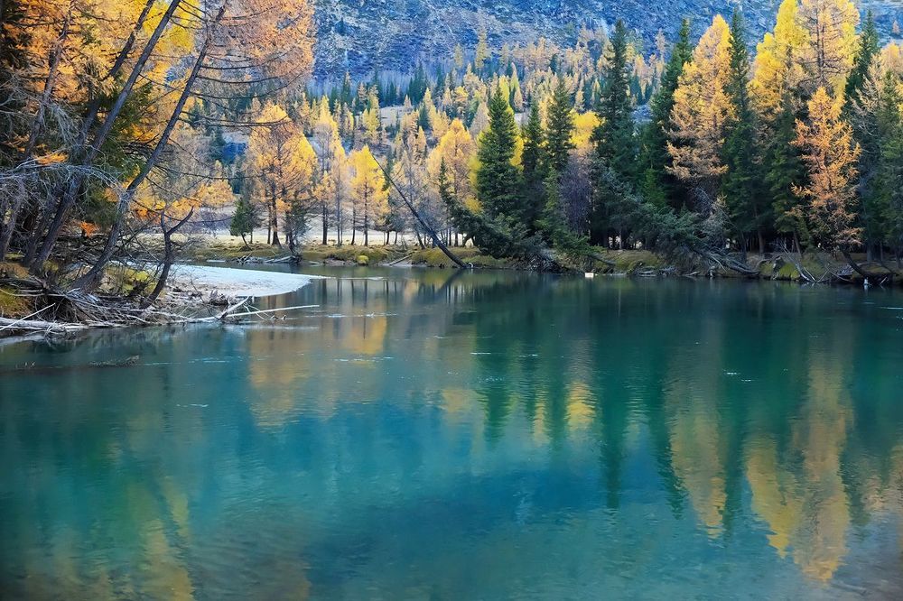 08 &hellip; и омут с непроницаемой, сине-зелёной водой&hellip;