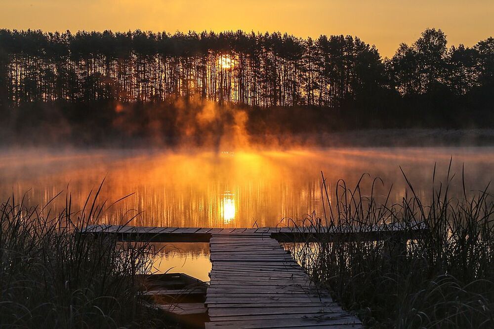 .Осень тихо ступает, встречая рассвет...