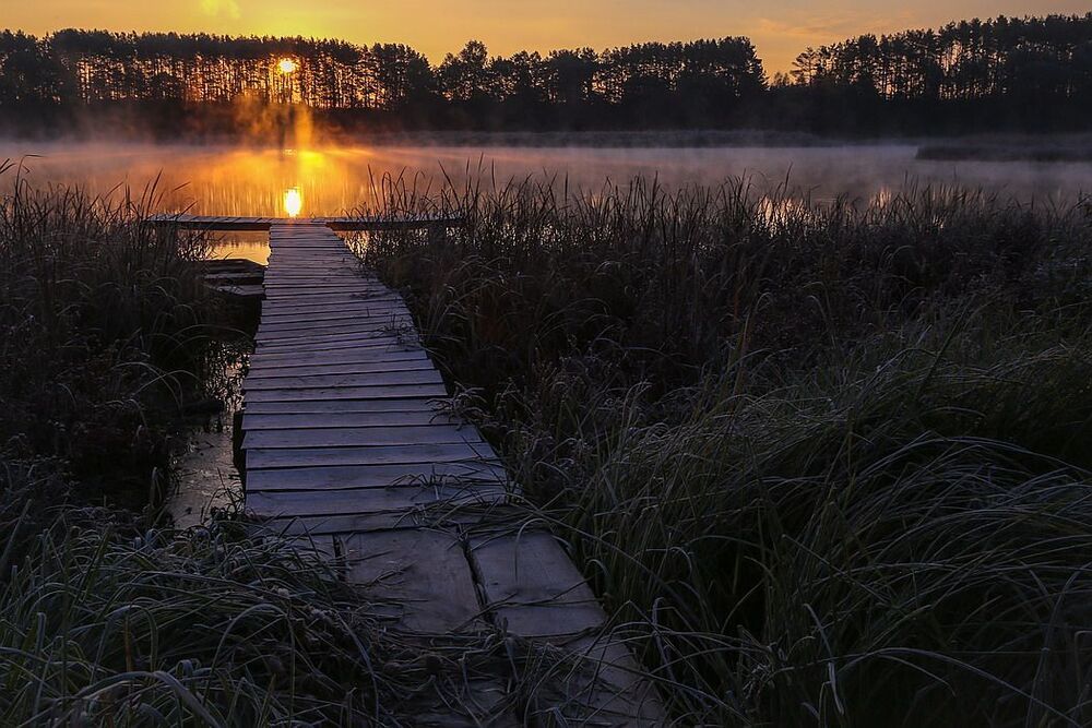 .Осень тихо ступает, встречая рассвет...