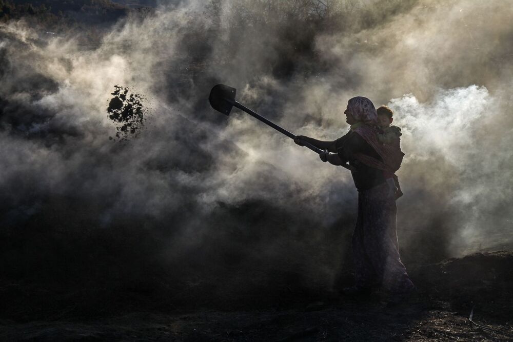 Wood charcoal workers