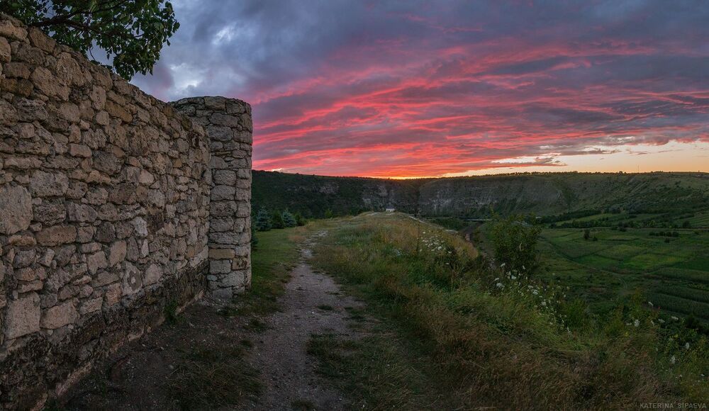 Небо пламенем горело