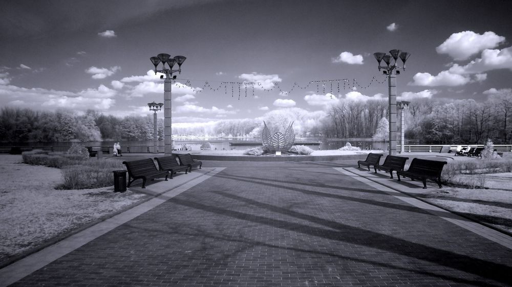 Минская весна. Инфракрасная фотография.