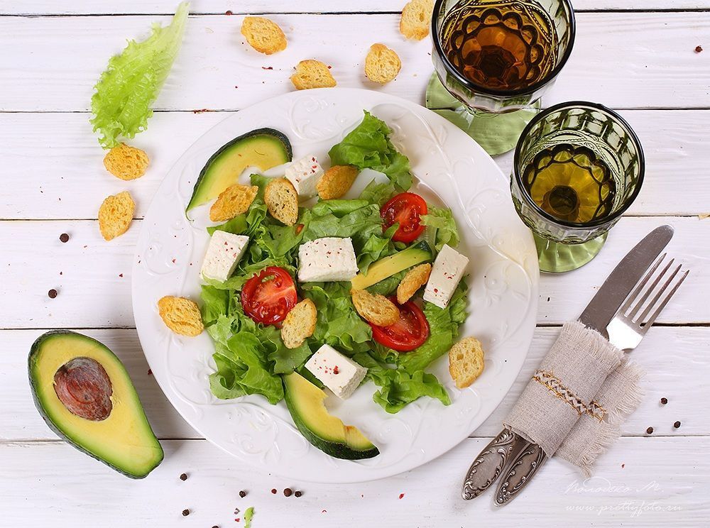 Салат с авокадо