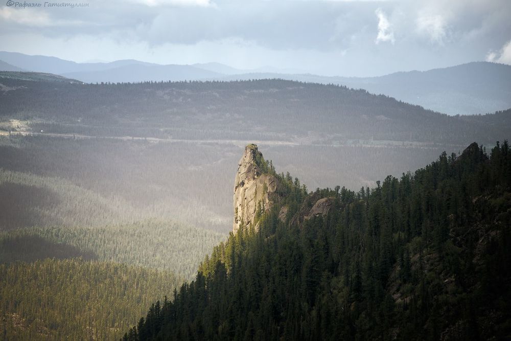 Одинокая скала