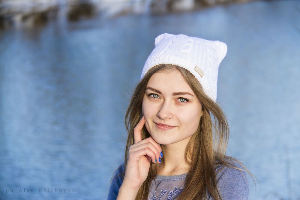 Девушка с голубыми глазами
