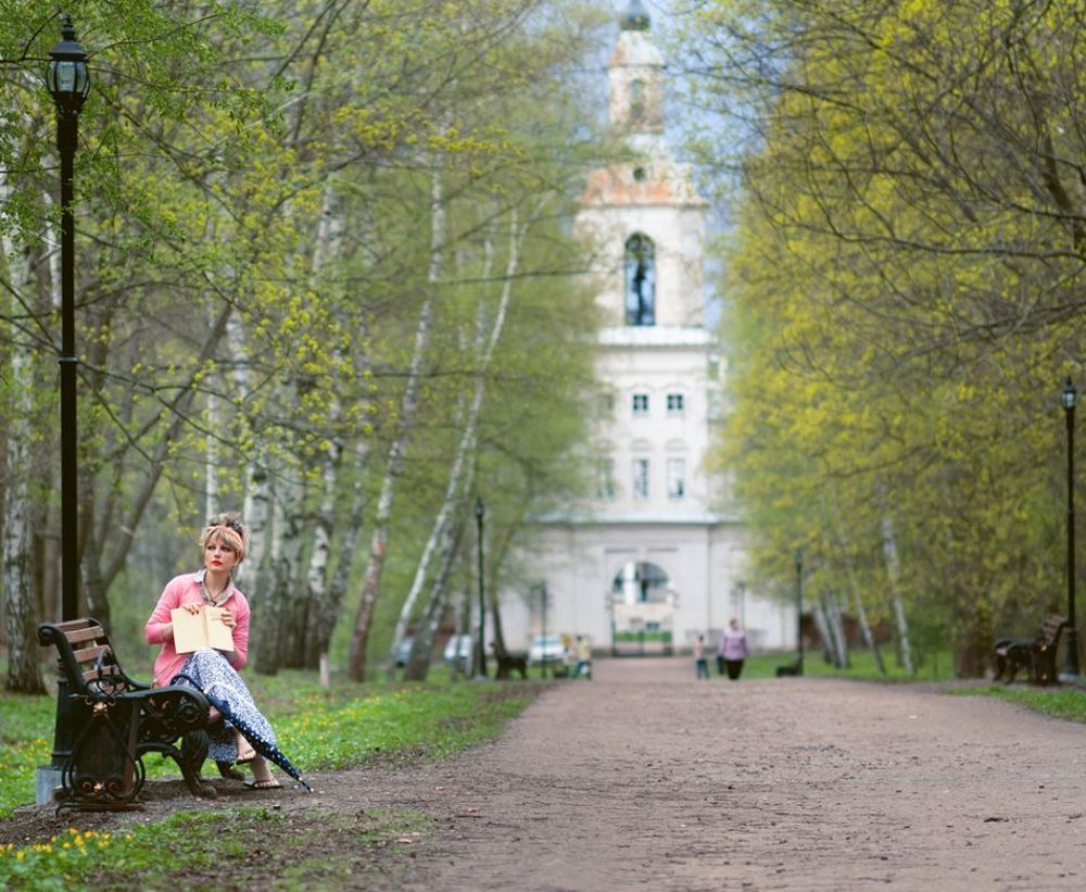На скамейке