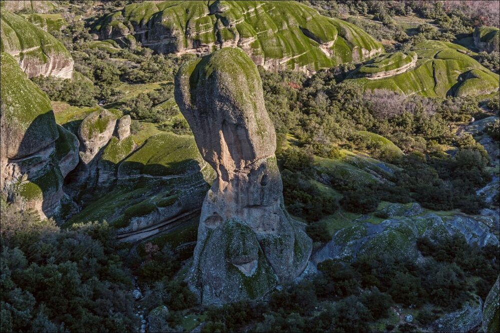 Калампака (рядом с этим необычным местом находится одноимённая деревня)