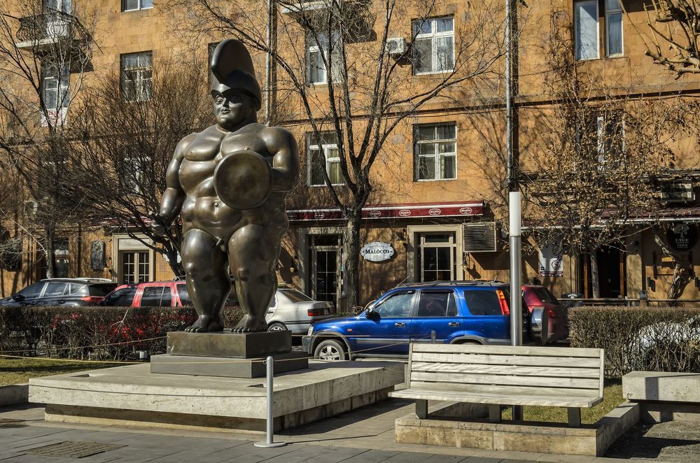 Современная скульптура на Каскаде.