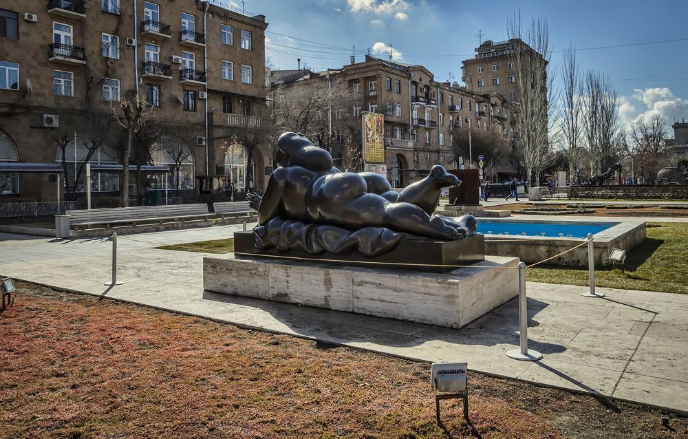 Современная скульптура на Каскаде.