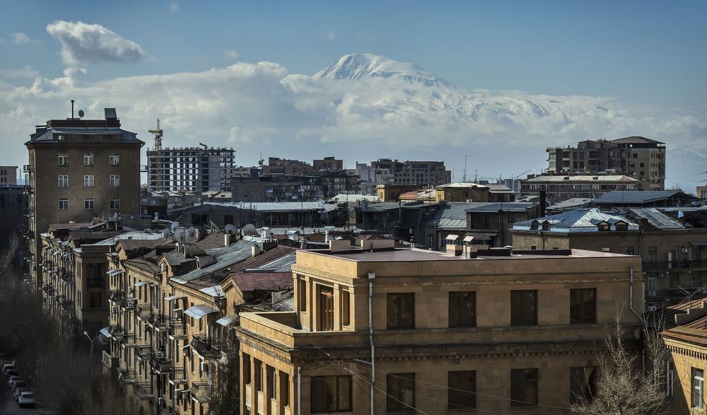 По соседству с Араратом-Великаном.