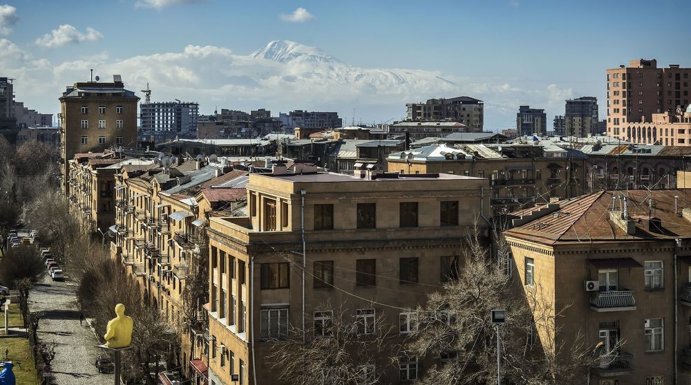 По соседству с Араратом-Великаном.