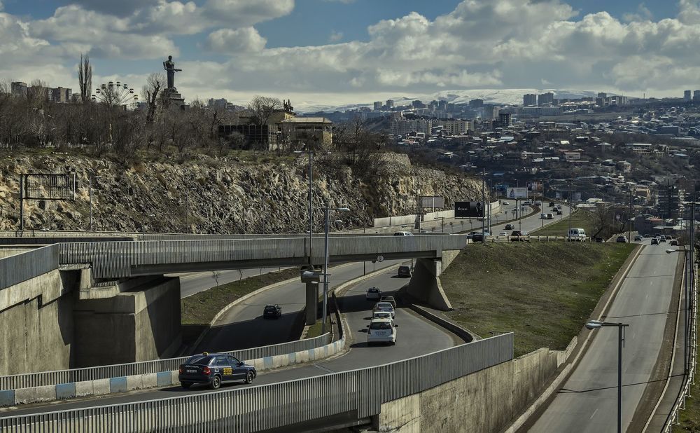 По соседству с Араратом-Великаном.
