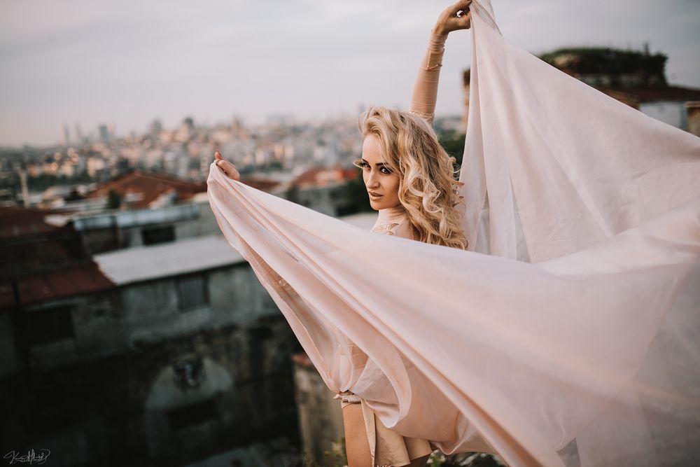 Dancing on the Roof / Istanbul