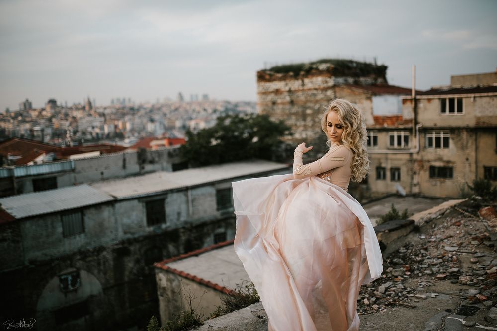 Dancing on the Roof / Istanbul