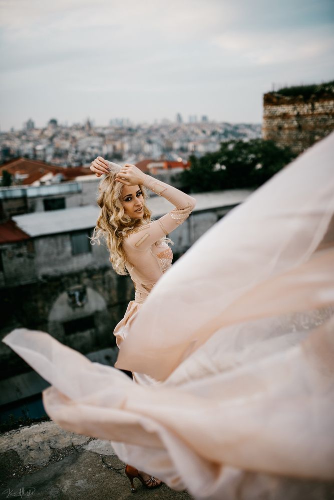 Dancing on the Roof / Istanbul