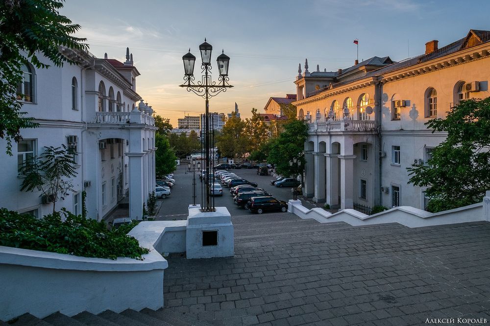 Вид с Синопского спуска в сторону проспекта Нахимова.