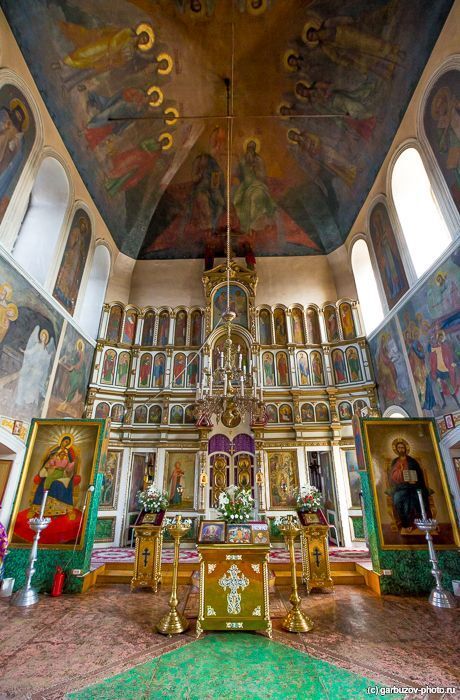 Храм похожий на теремок