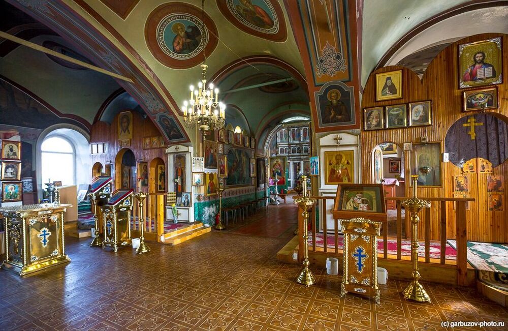 Храм похожий на теремок