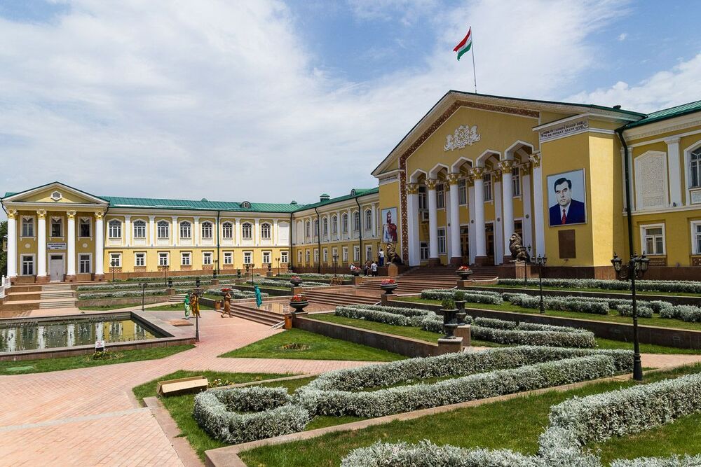 дворец Арбоб