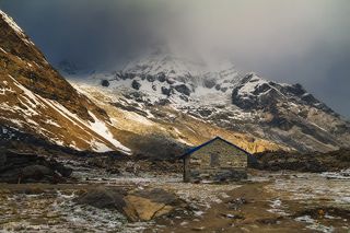 Плотно надвигающийся \