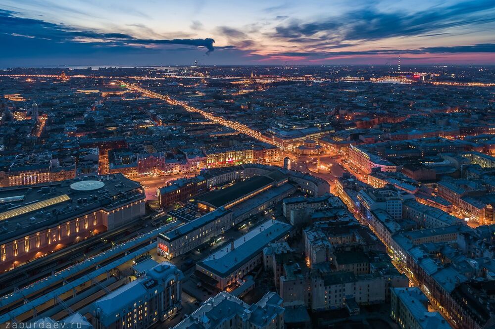 Площадь Восстания и Московский вокзал