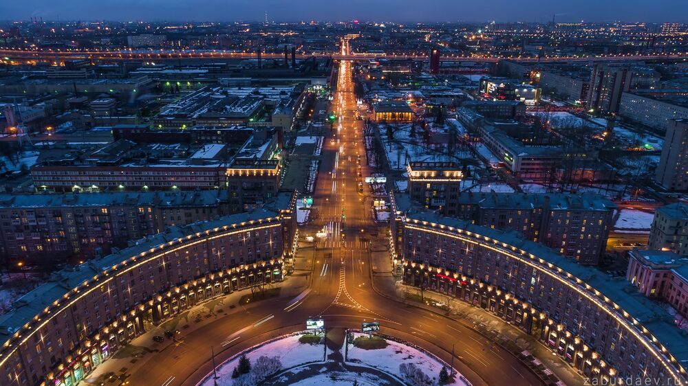 Комсомольская площадь