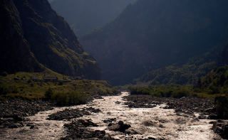 Бурный Терек. Дарьяльское ущелье.