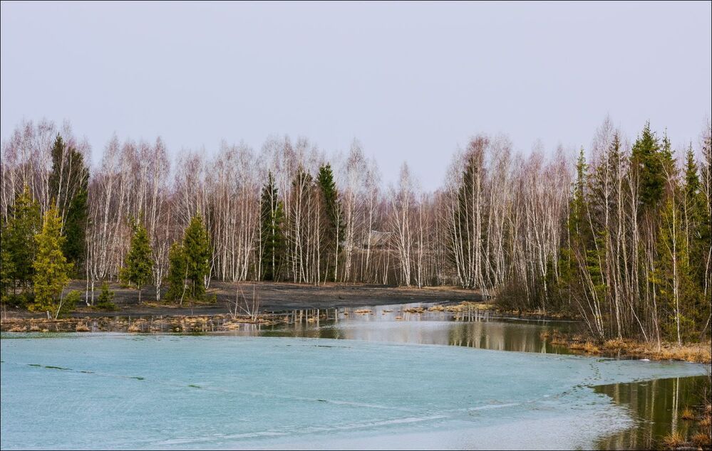 Последний лёд голубого озера