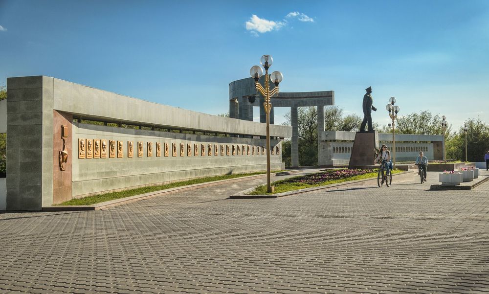 Аллея Героев.