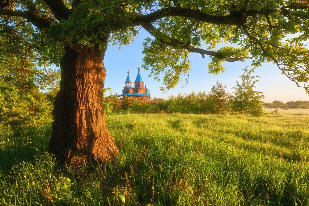 Про луну, туманный рассвет и церквушку
