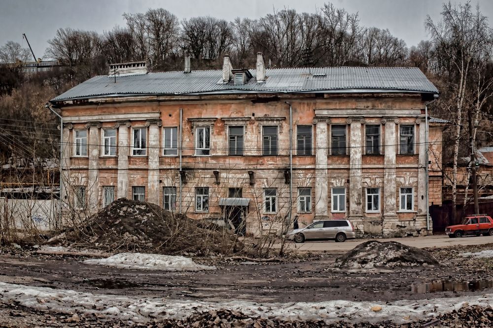 Непарадные фасады