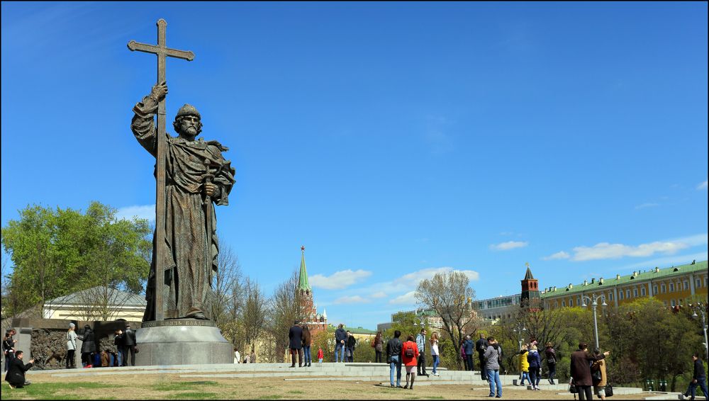 увеличивается