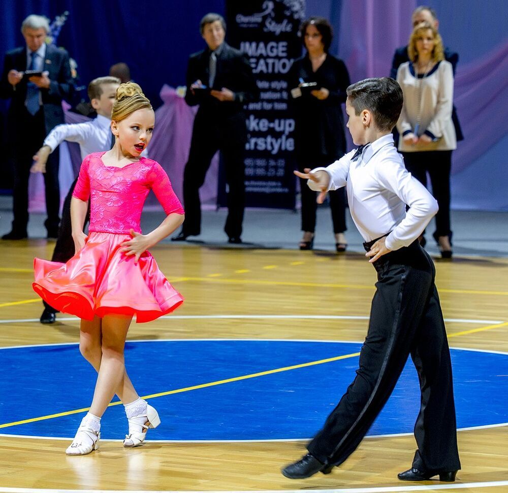 Тимур и Лиза спортивно бальные
