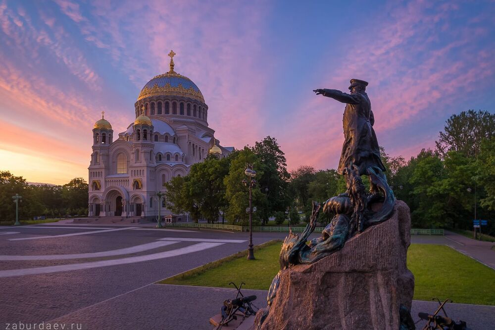 Красочный рассвет в Кронштадте