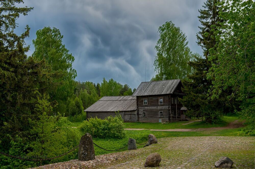 Mammatus clouds